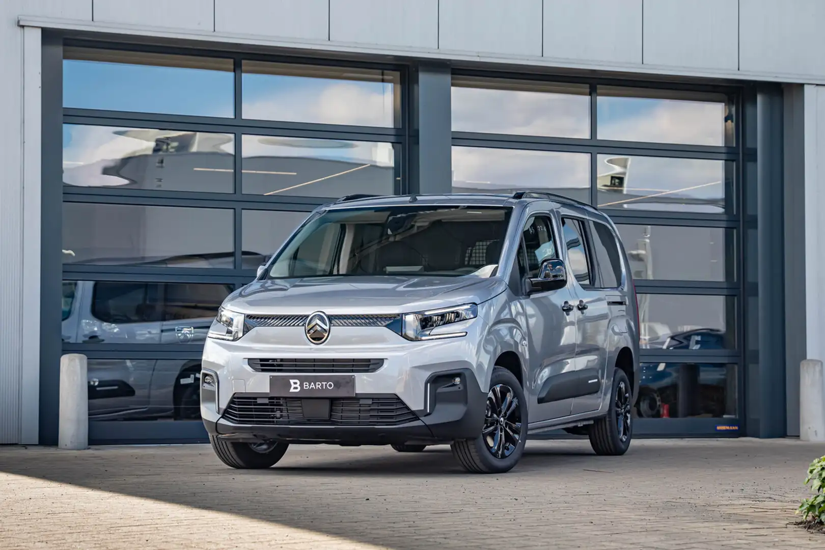 Citroen Berlingo XL - 5 Zit - 1.2 - 110PK - Apple Carplay / Andr... Gris - 1