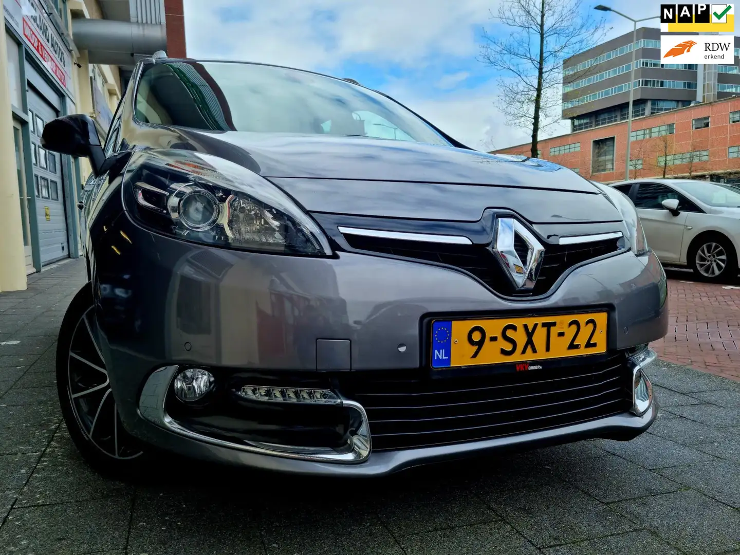Renault Grand Scenic 1.2 TCe Bose 7persoons Navi Camera Dvd Šedá - 1