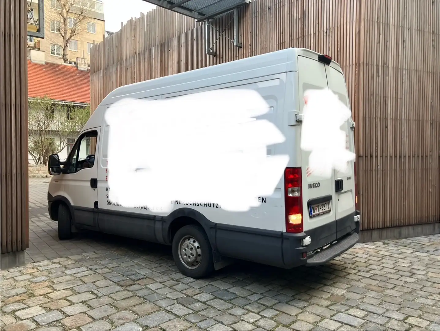 Iveco Daily 7LEC4 Weiß - 2
