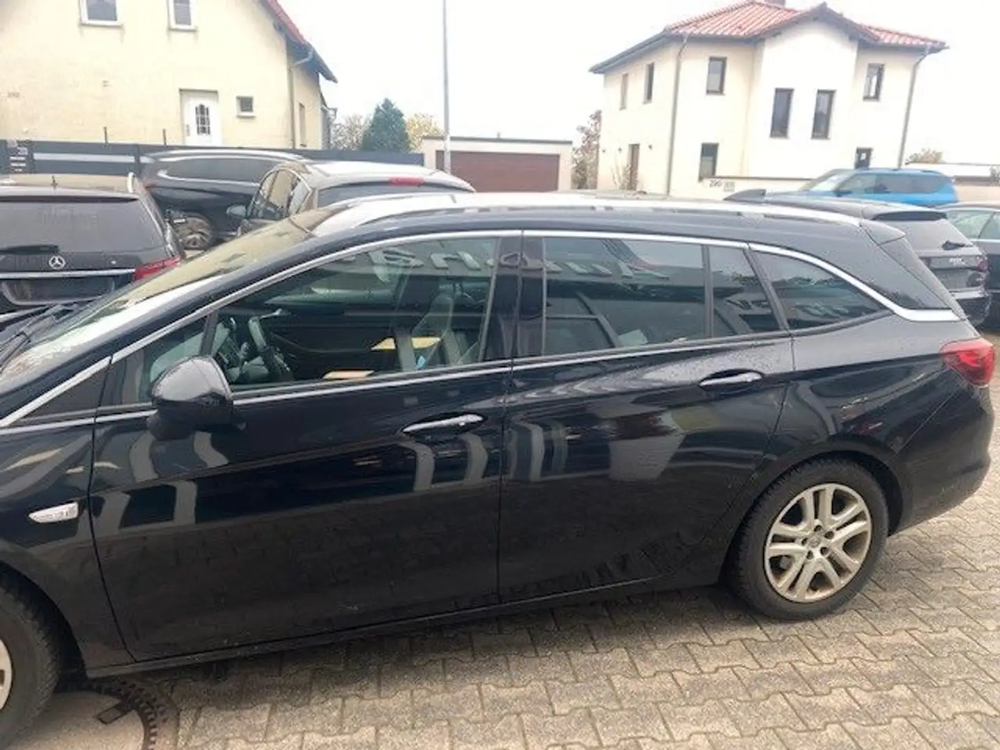 Opel Astra K Sports Tourer Innovation Schwarz - 2