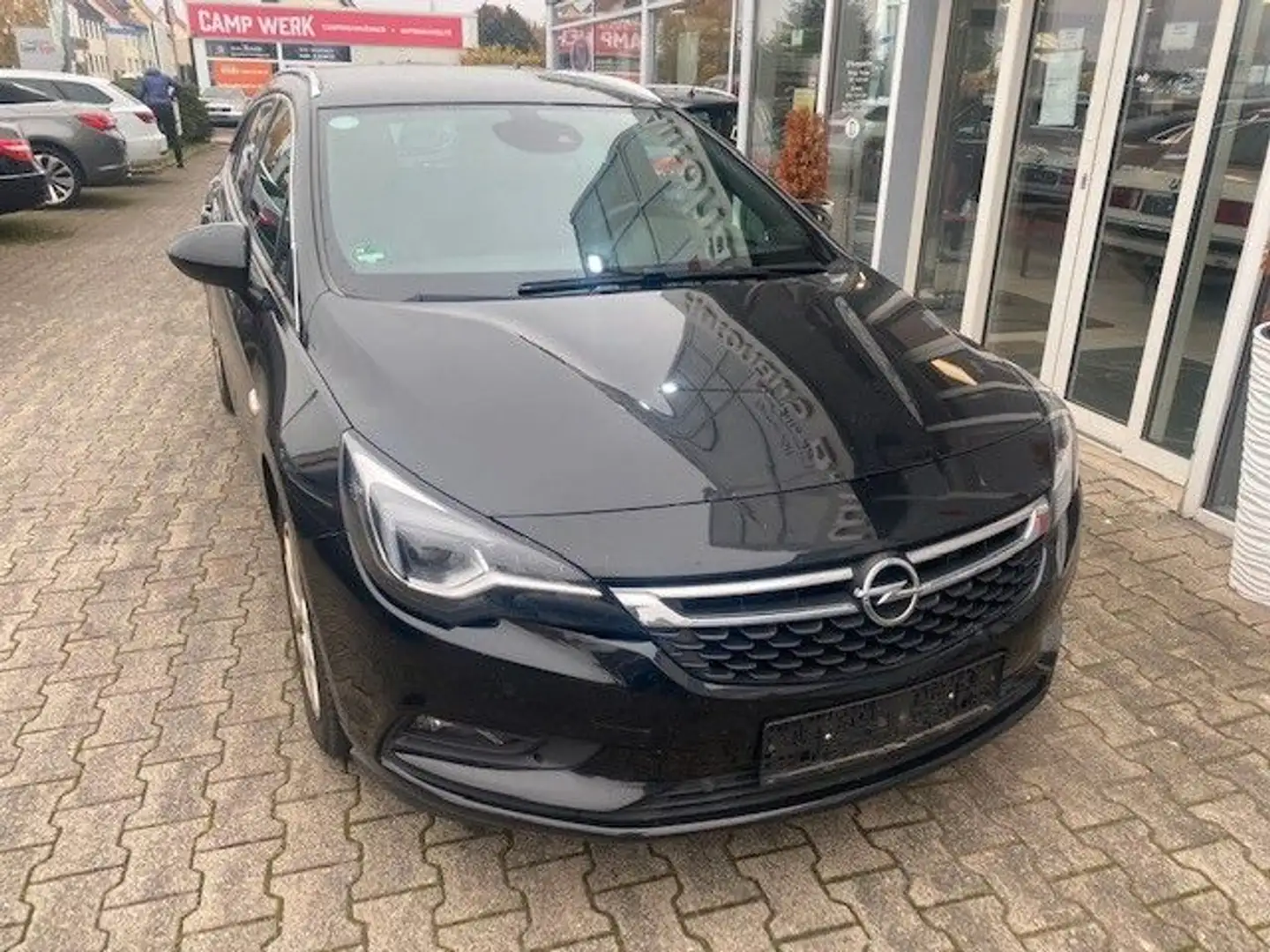 Opel Astra K Sports Tourer Innovation Schwarz - 1