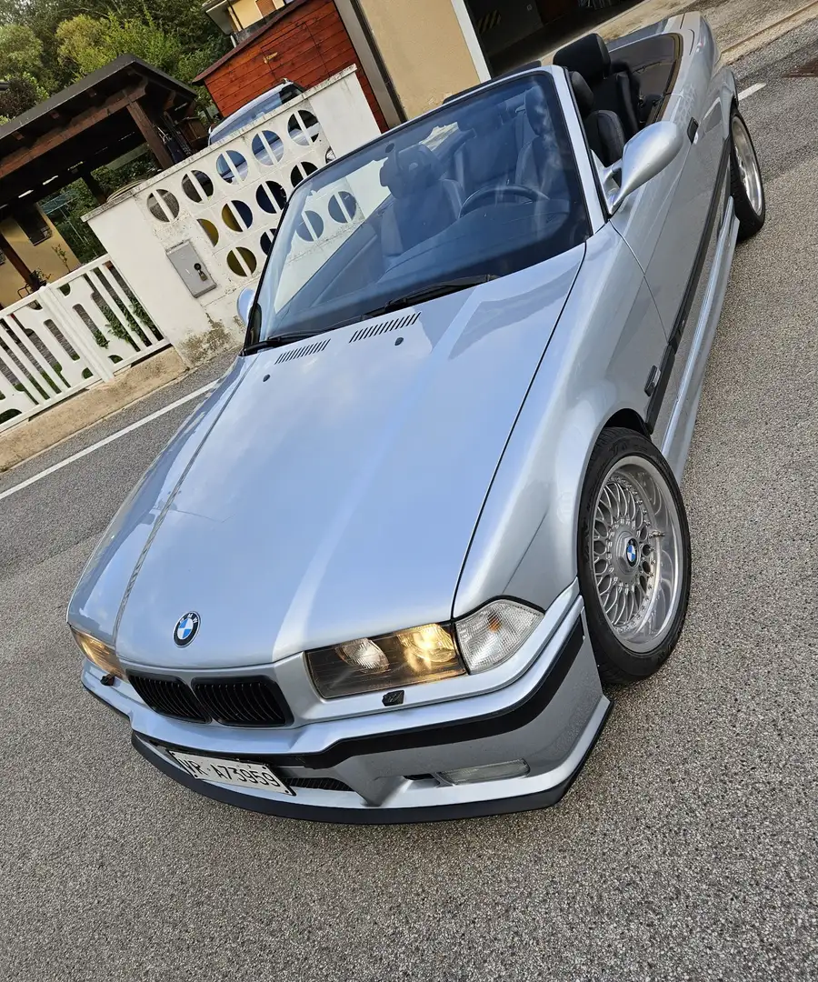 BMW 325 325i - 1