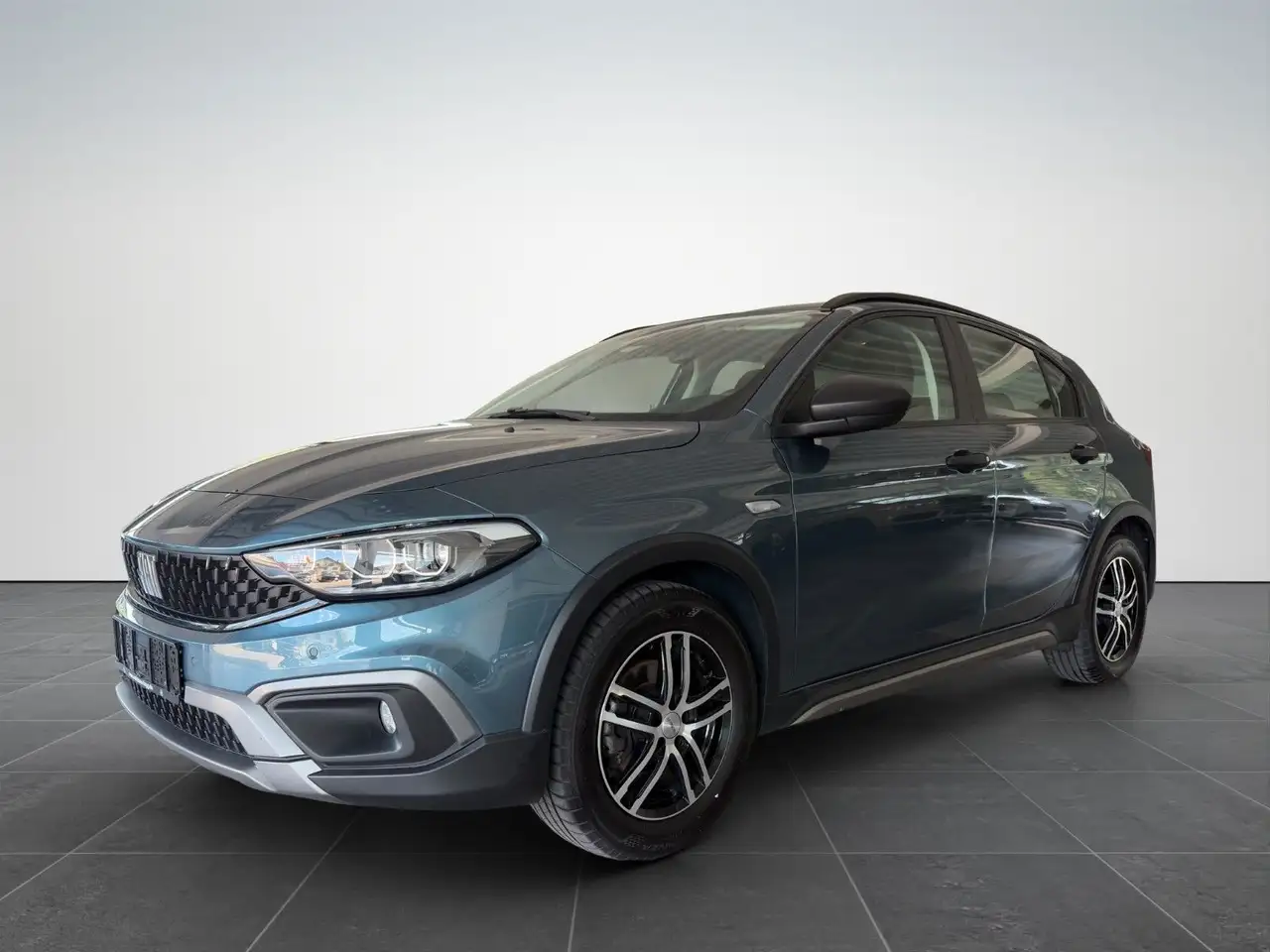 Fiat Tipo CROSS 1.0 /LED/NAV/17Z/ACC/RFK/MY21