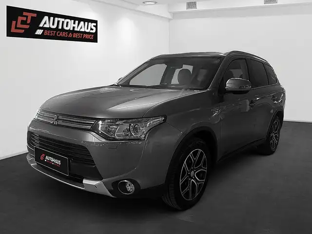 Mitsubishi Outlander 2,0 PHEV Instyle | SCHIEBEDACH | PICKERL BIS 03...