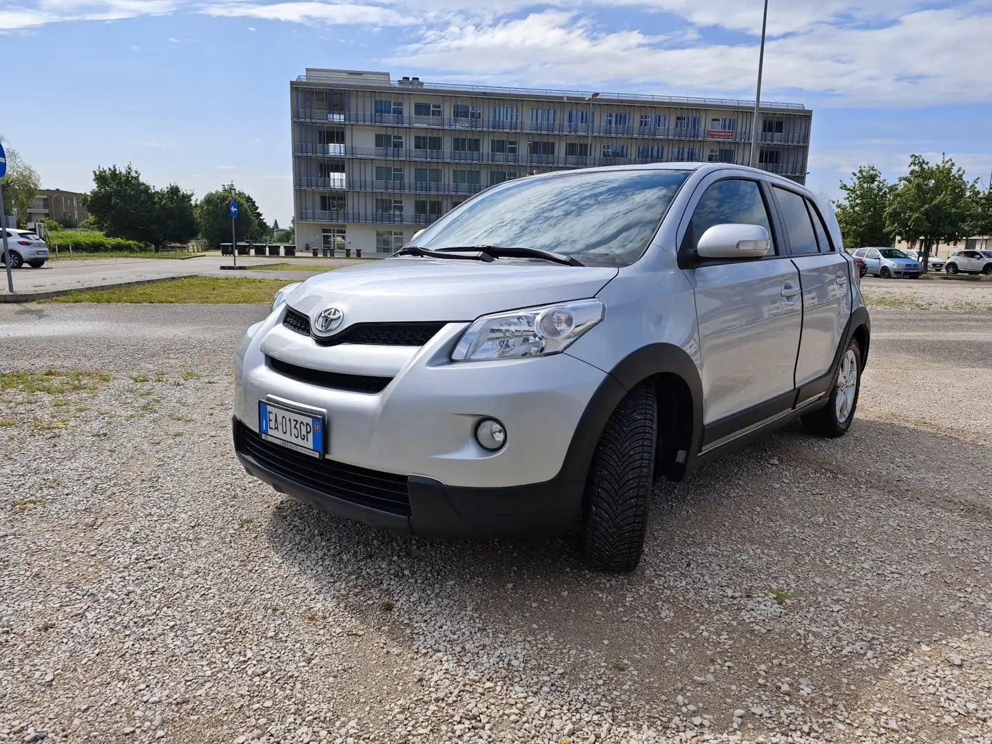 Toyota Urban Cruiser 1.3 vvt-i Dual Luxury 2wd - 2
