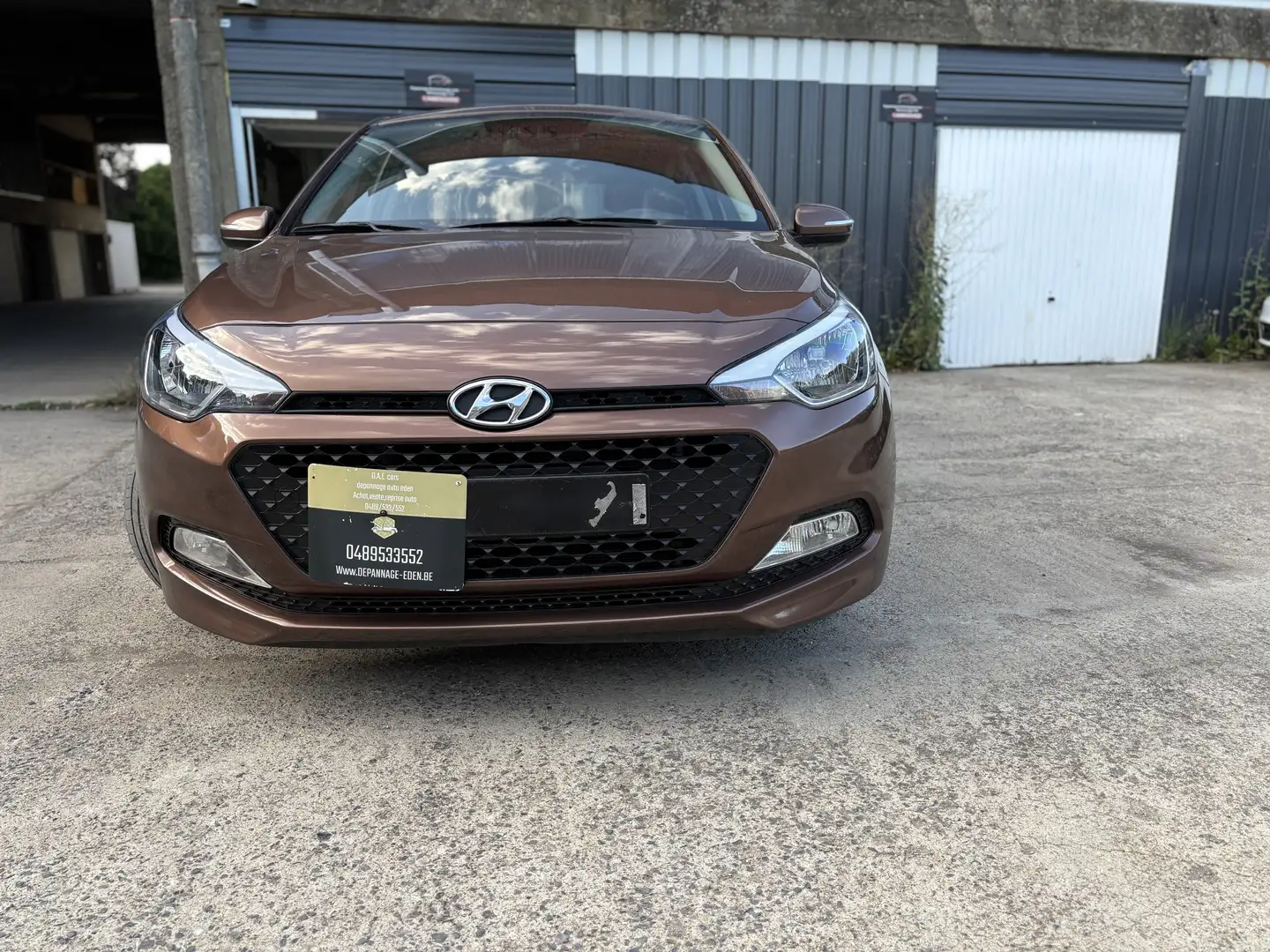 Hyundai i20 1.2 /euro 6b / prêt immatriculer 12 Mois Garantie Brun - 1