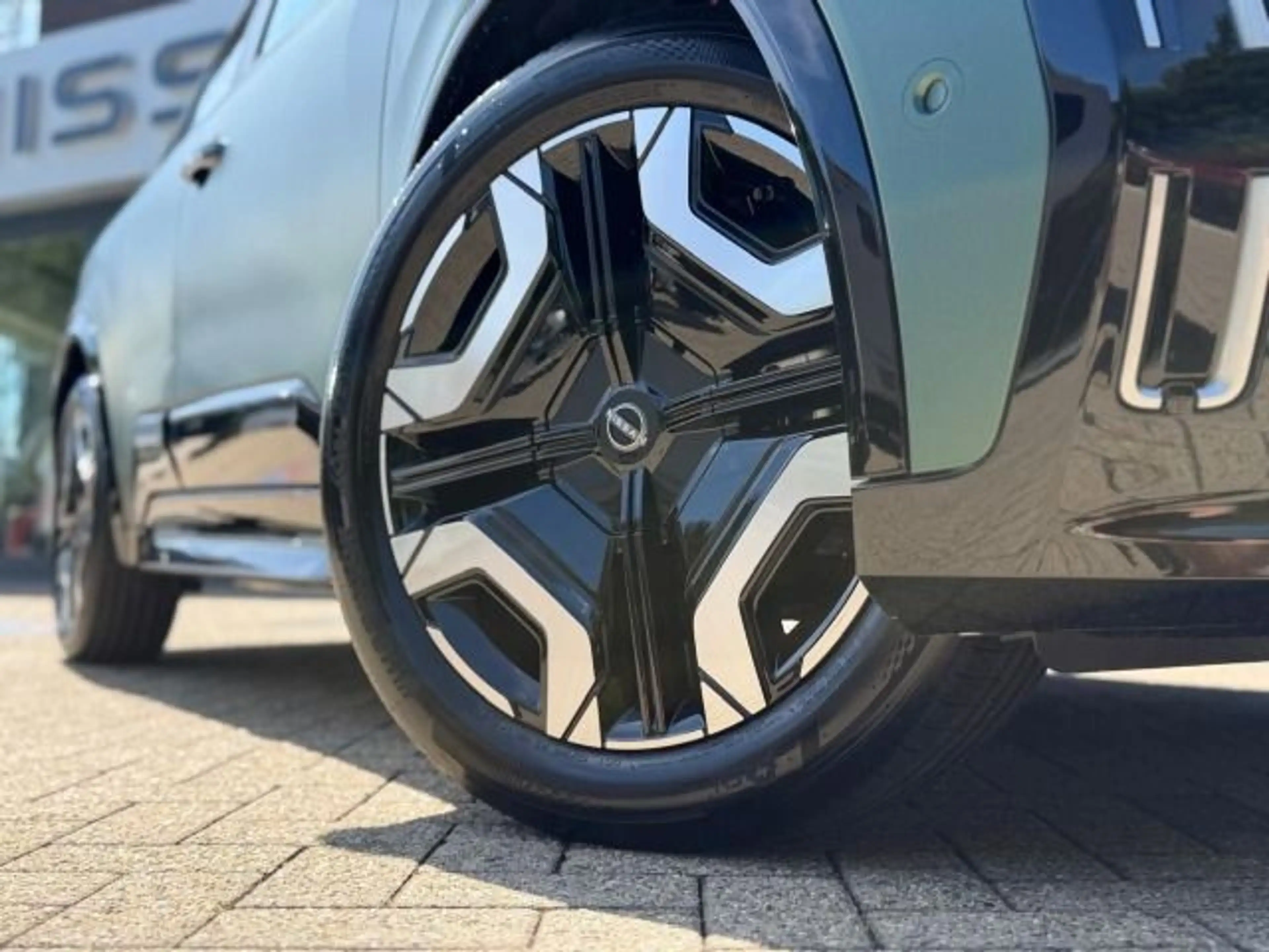 Nissan Micra Advance 52 kWh 150PS WP 18" Foliert in Mat — photo 4