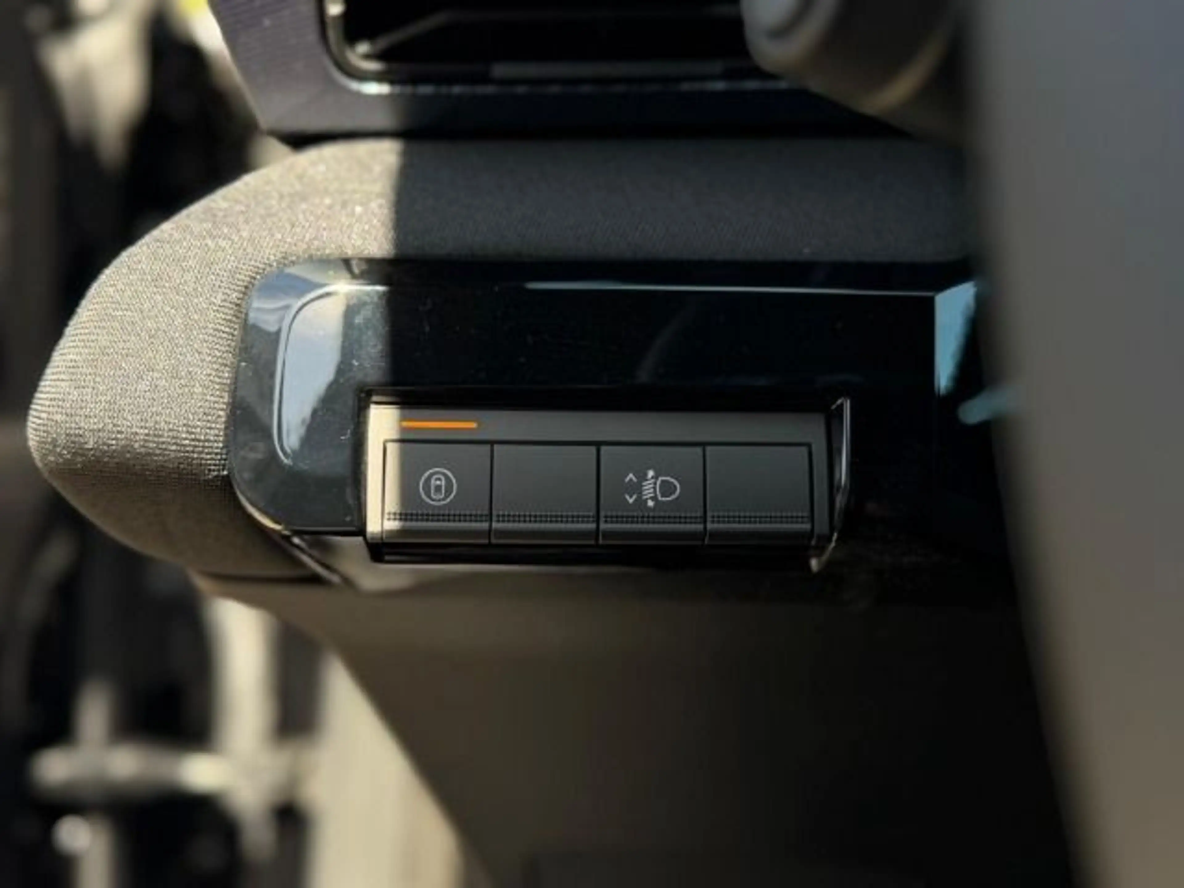 Nissan Micra Advance 52 kWh 150PS WP 18" Foliert in Mat — photo 15