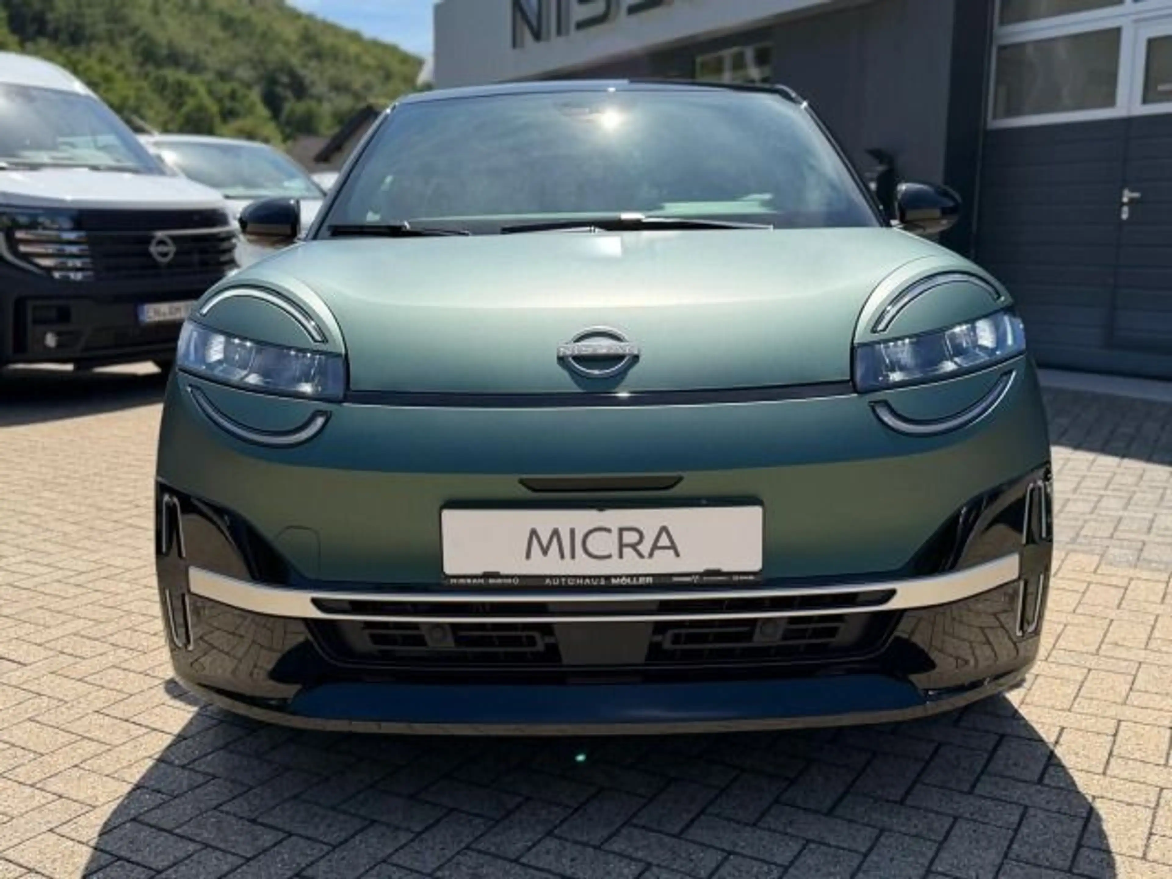 Nissan Micra Advance 52 kWh 150PS WP 18" Foliert in Mat — photo 5