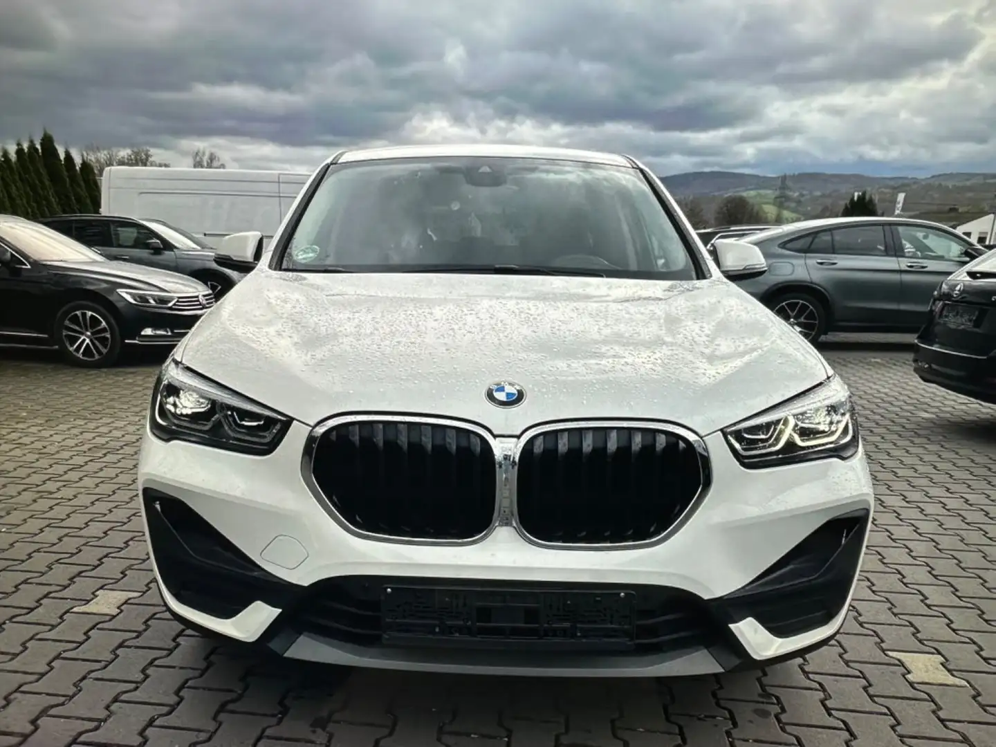 BMW X1 sDrive 18 d, Navi., Business-Paket, Autom. Weiß - 2