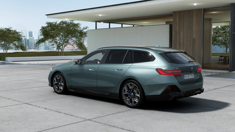 BMW i5 Touring eDrive40 M Sport / Panoramadak / Comfortst — photo 2