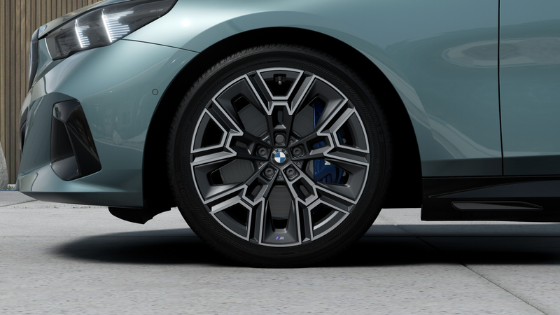 BMW i5 Touring eDrive40 M Sport / Panoramadak / Comfortst — photo 6