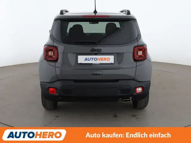 Jeep Renegade view 5