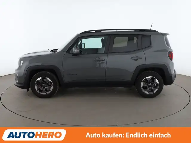 Jeep Renegade view 3