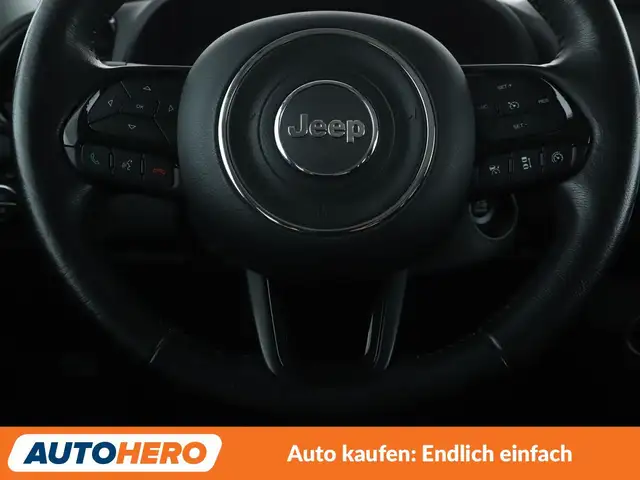 Jeep Renegade view 11