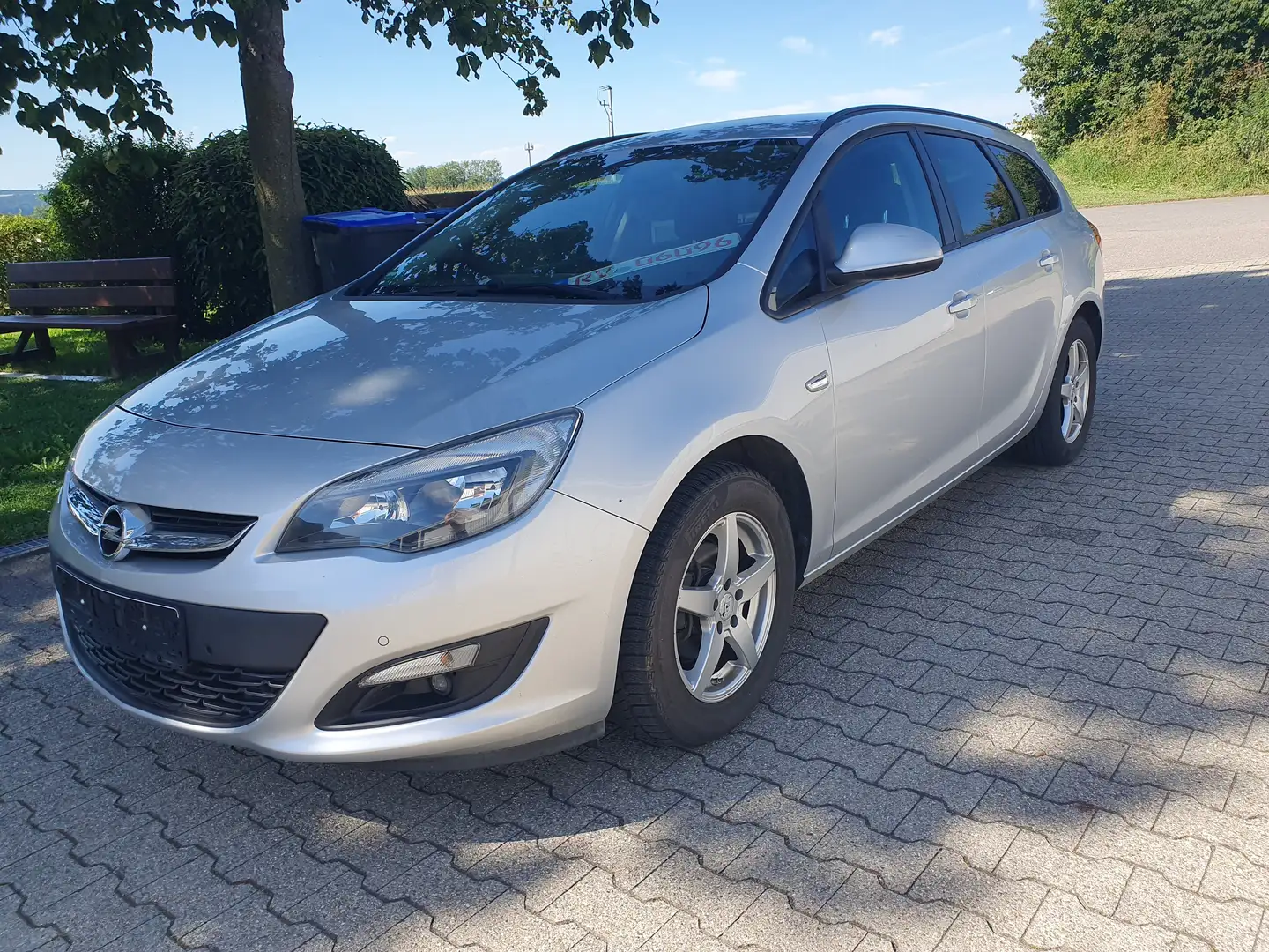 Opel Astra SPORTS TOURER Silber - 1