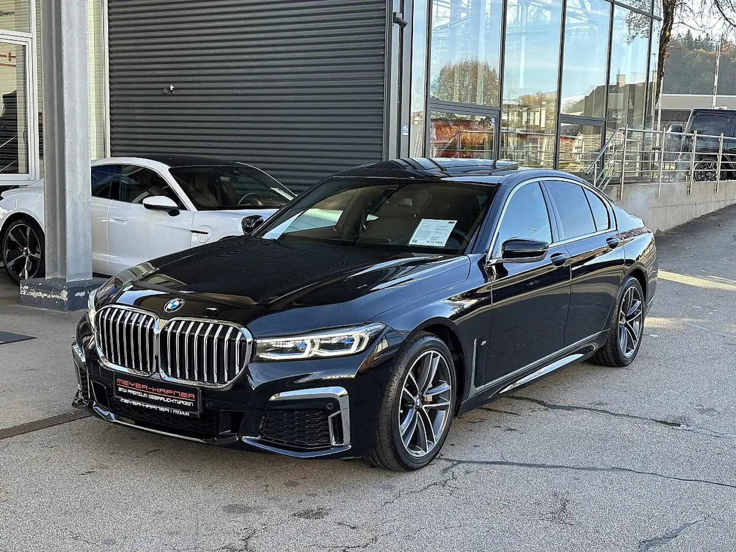BMW 740 i Aut. Schwarz - 1