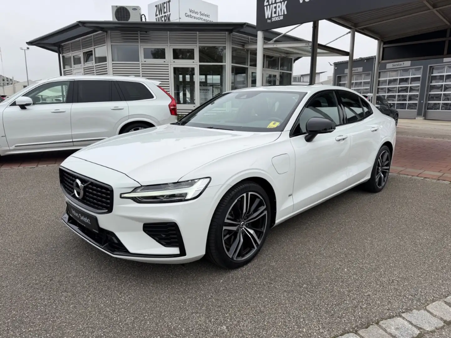 Volvo S60 R Design Plug-In Hybrid T8 AWD El. Panodach Navi L Blanc - 2
