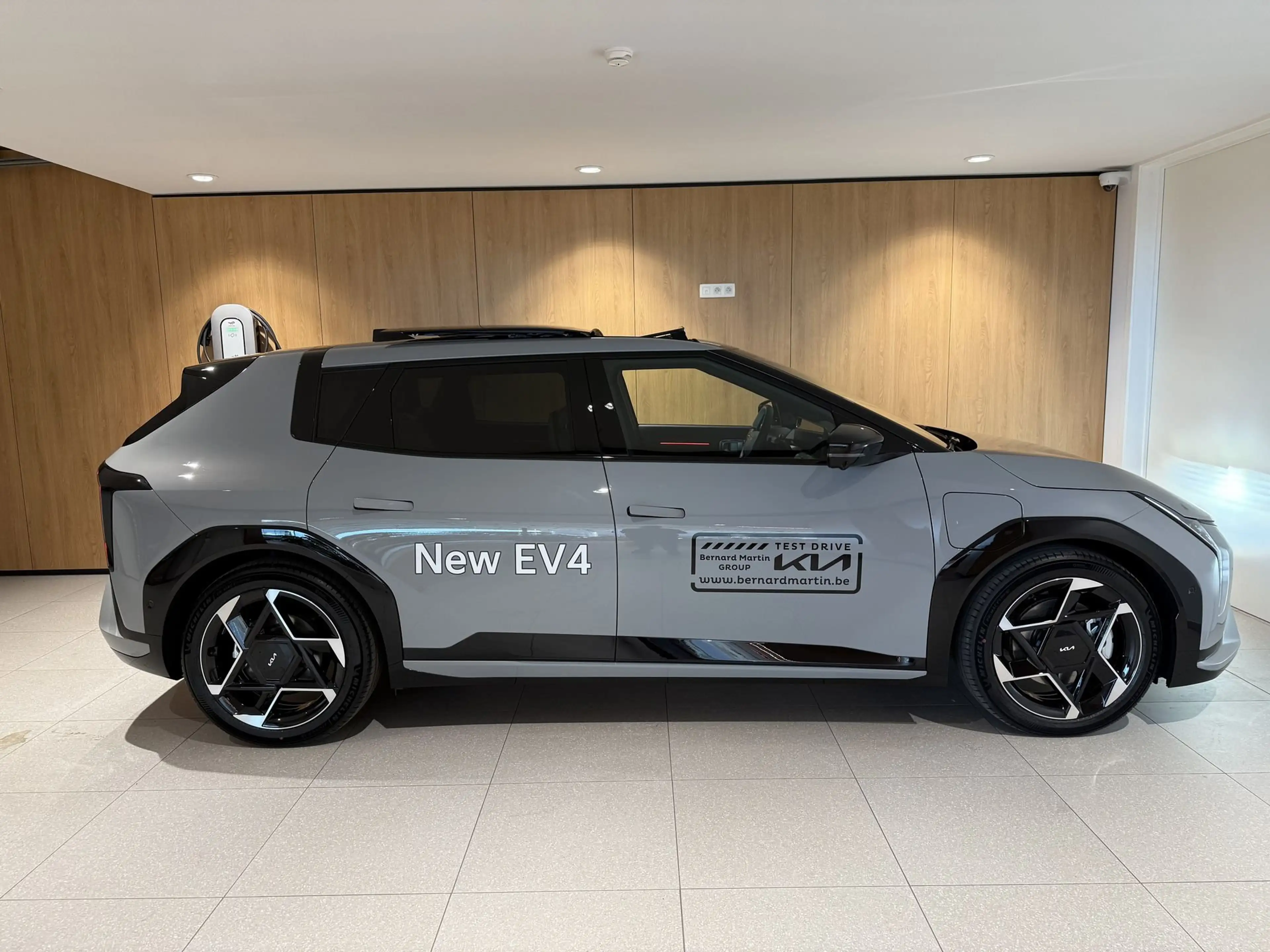 Kia EV4 GT Line + Pack Premium + Toit Ouvrant — photo 5