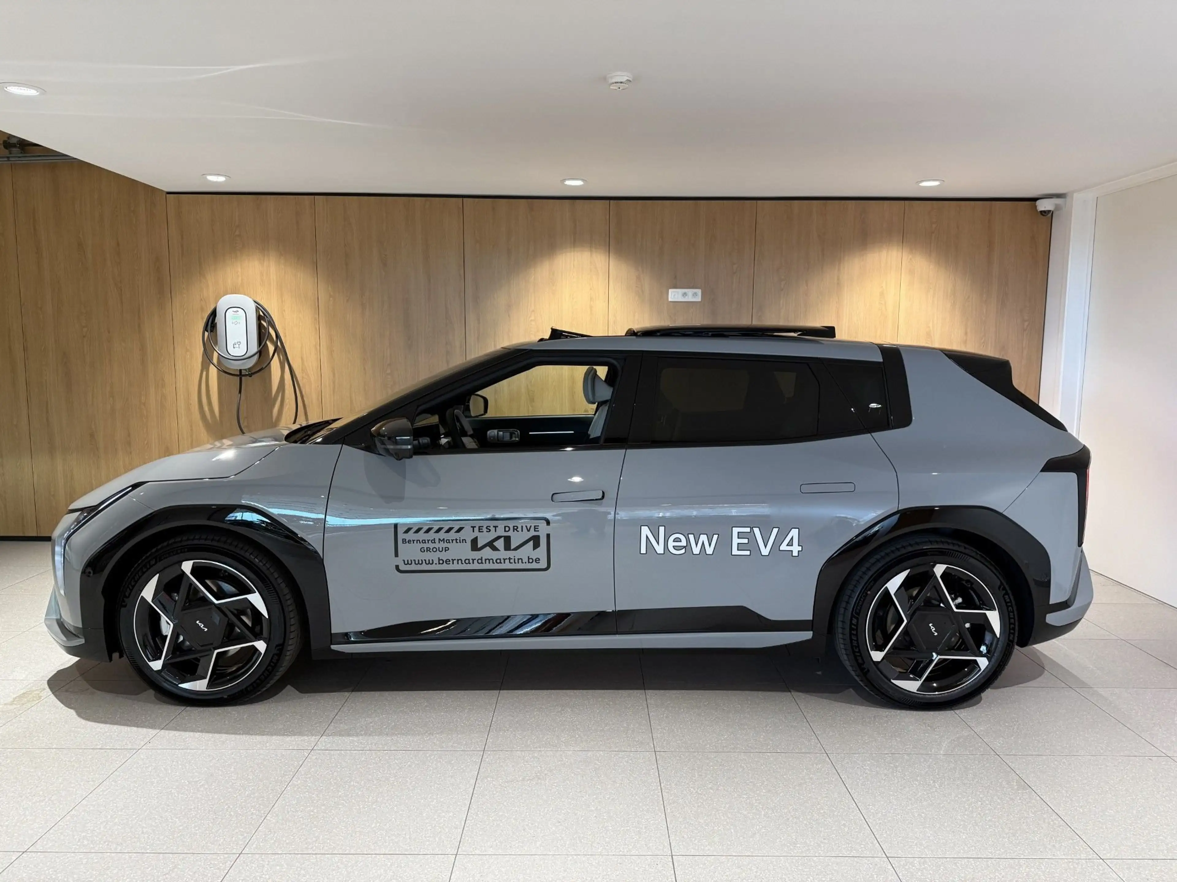 Kia EV4 GT Line + Pack Premium + Toit Ouvrant — photo 6