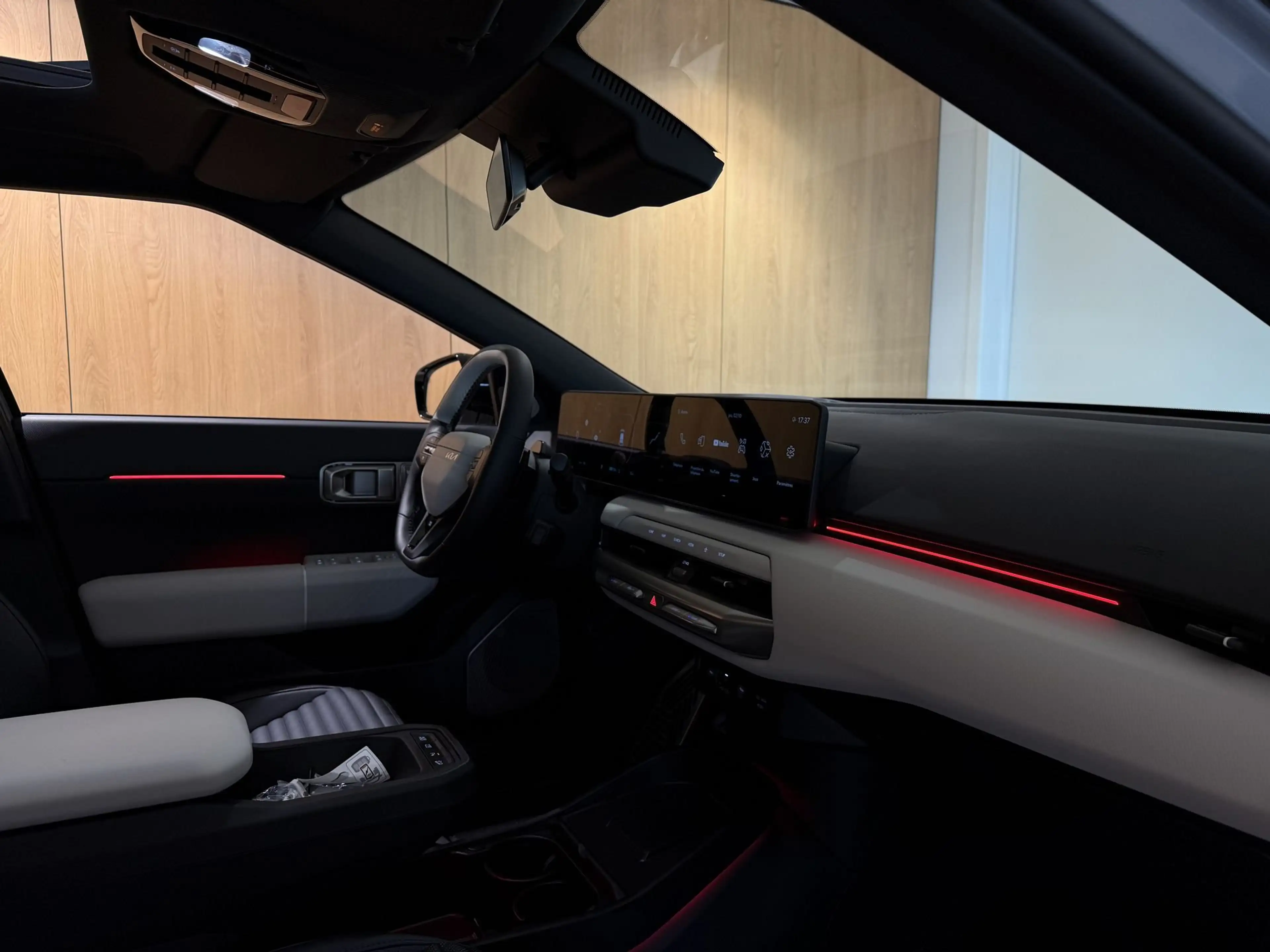 Kia EV4 GT Line + Pack Premium + Toit Ouvrant — photo 13