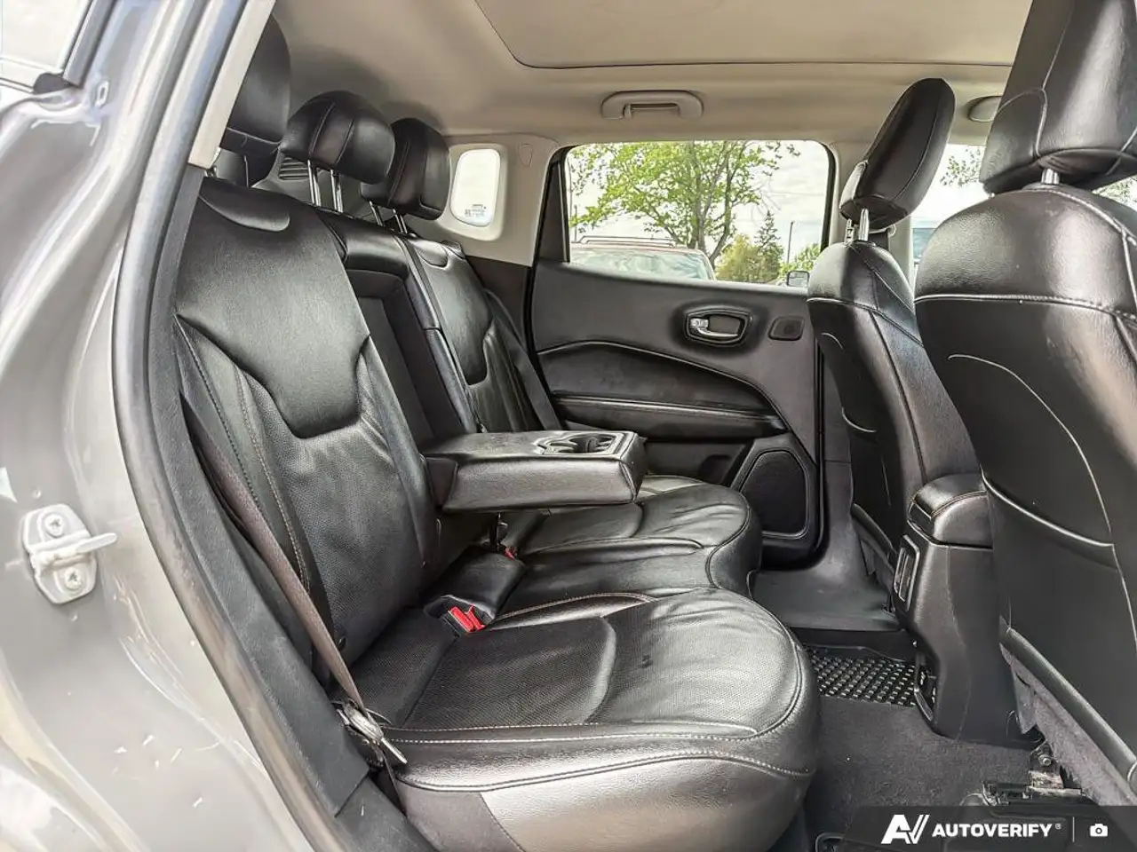 Jeep Compass photo Jeep Compass