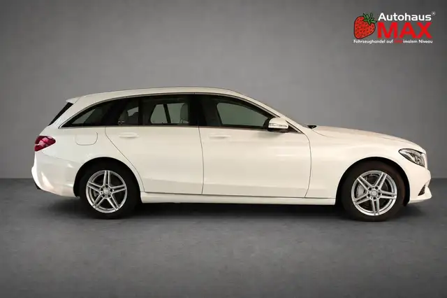 Mercedes-Benz 250 view 7