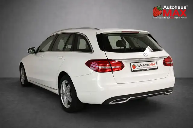 Mercedes-Benz 250 view 3