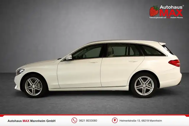 Mercedes-Benz 250 view 2