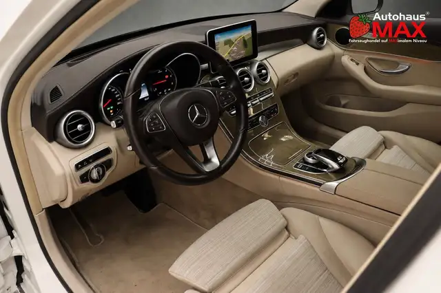 Mercedes-Benz 250 view 12