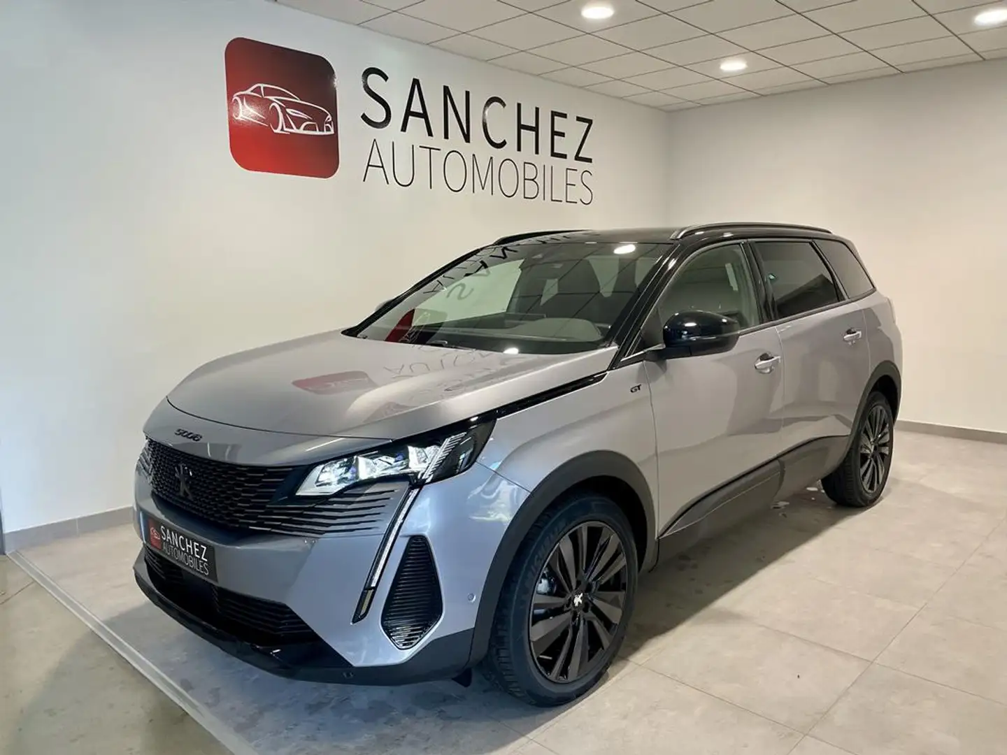 Peugeot 5008 II (2) 1.5 BLUEHDI 130 EAT8 GT Gris - 1