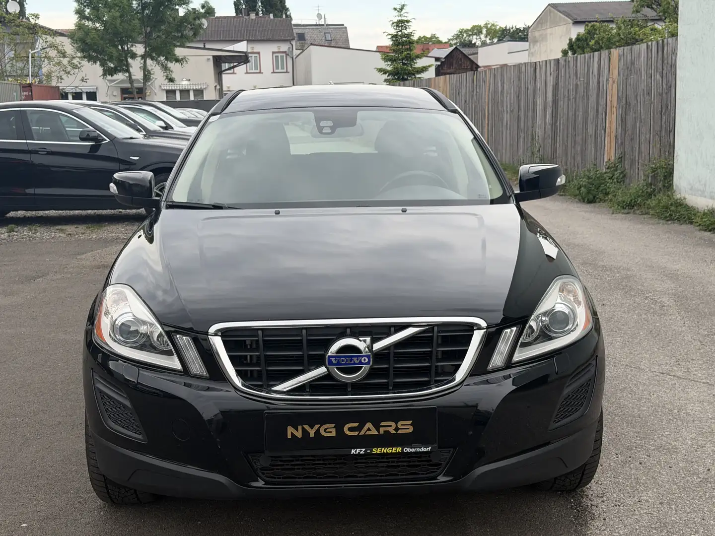 Volvo XC60 2,4D AWD Kinetic Geartronic - 1