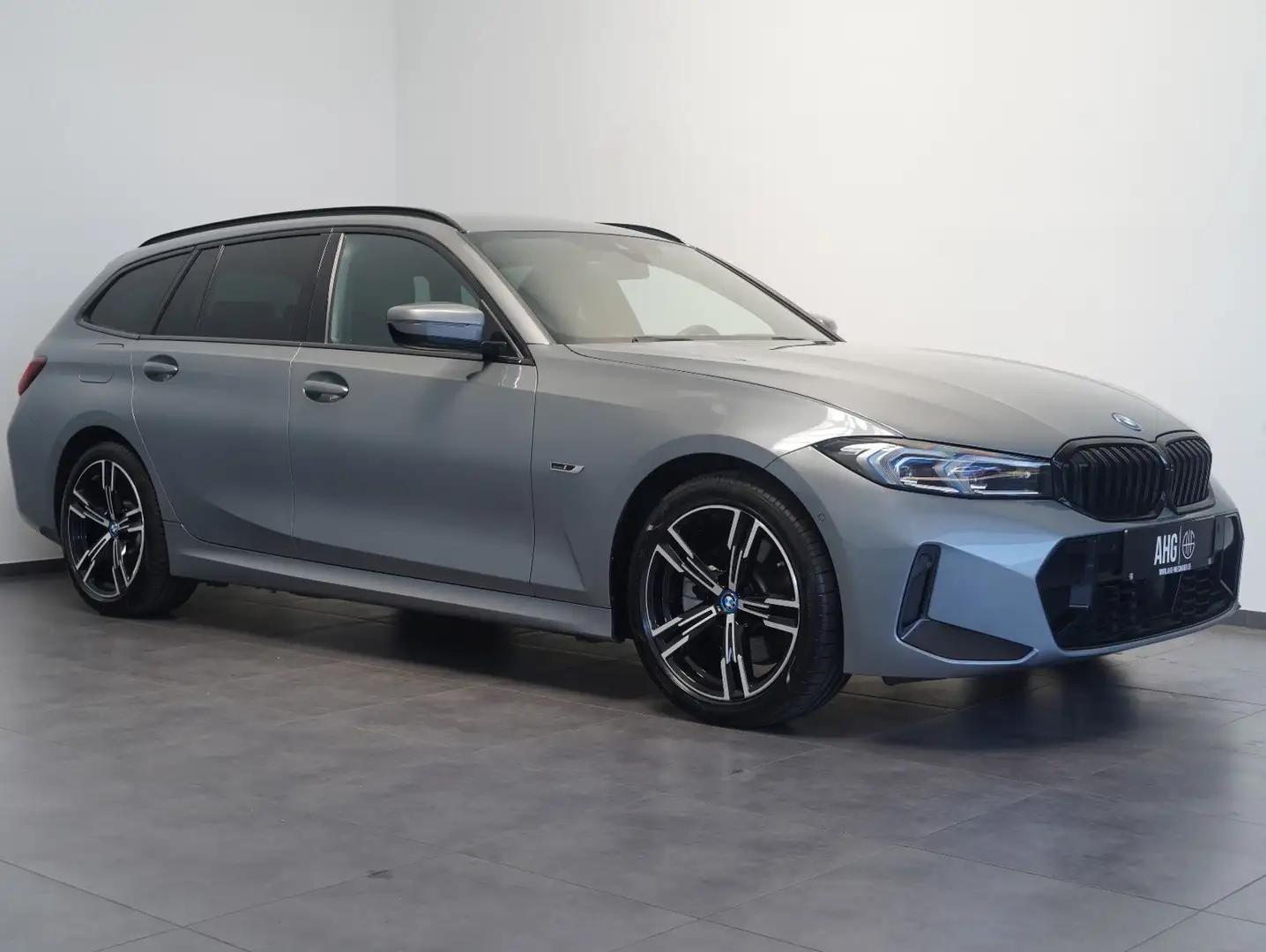 BMW 320 e Touring M Sport FACELIFT/WIDESCREEN/HEADUP Schwarz - 2