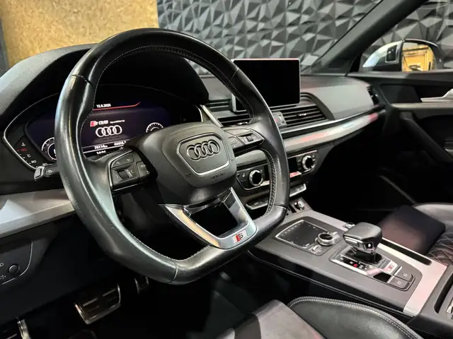 Audi SQ5 view 13