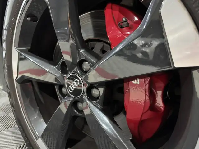 Audi SQ5 view 14