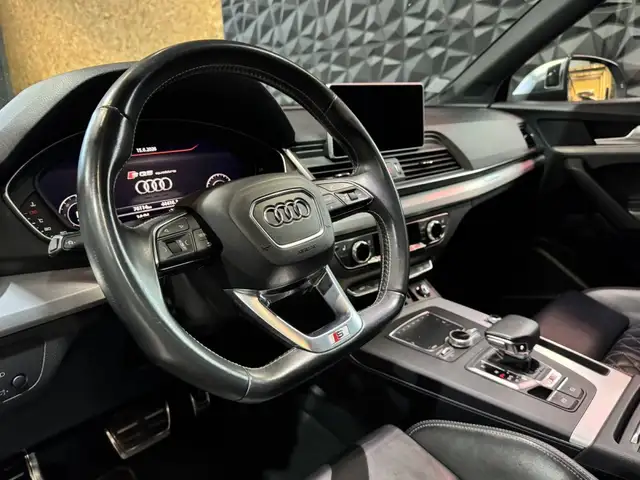 Audi SQ5 view 13