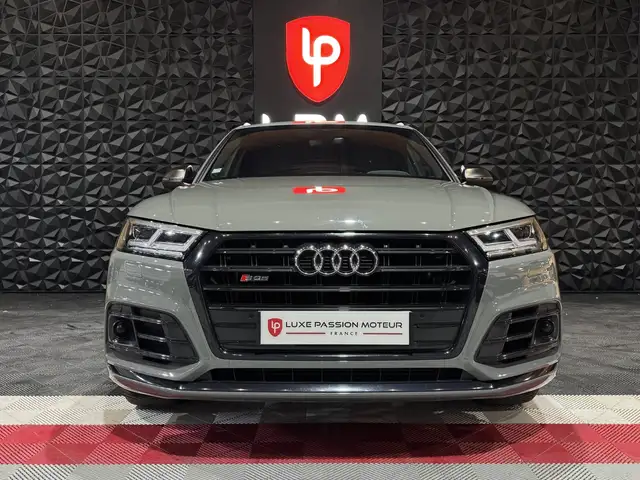 Audi SQ5 view 2