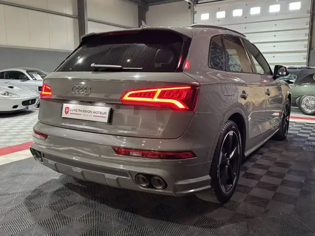 Audi SQ5 view 8