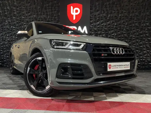 Audi SQ5 view 3