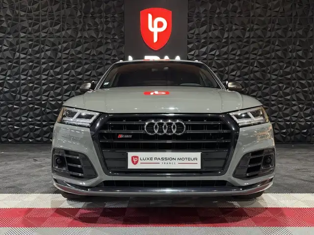 Audi SQ5 view 2