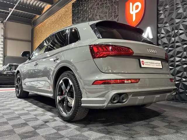 Audi SQ5 view 6