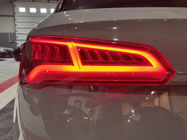 Audi SQ5 view 11