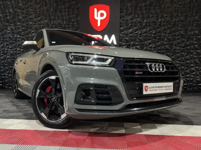 Audi SQ5 view 3