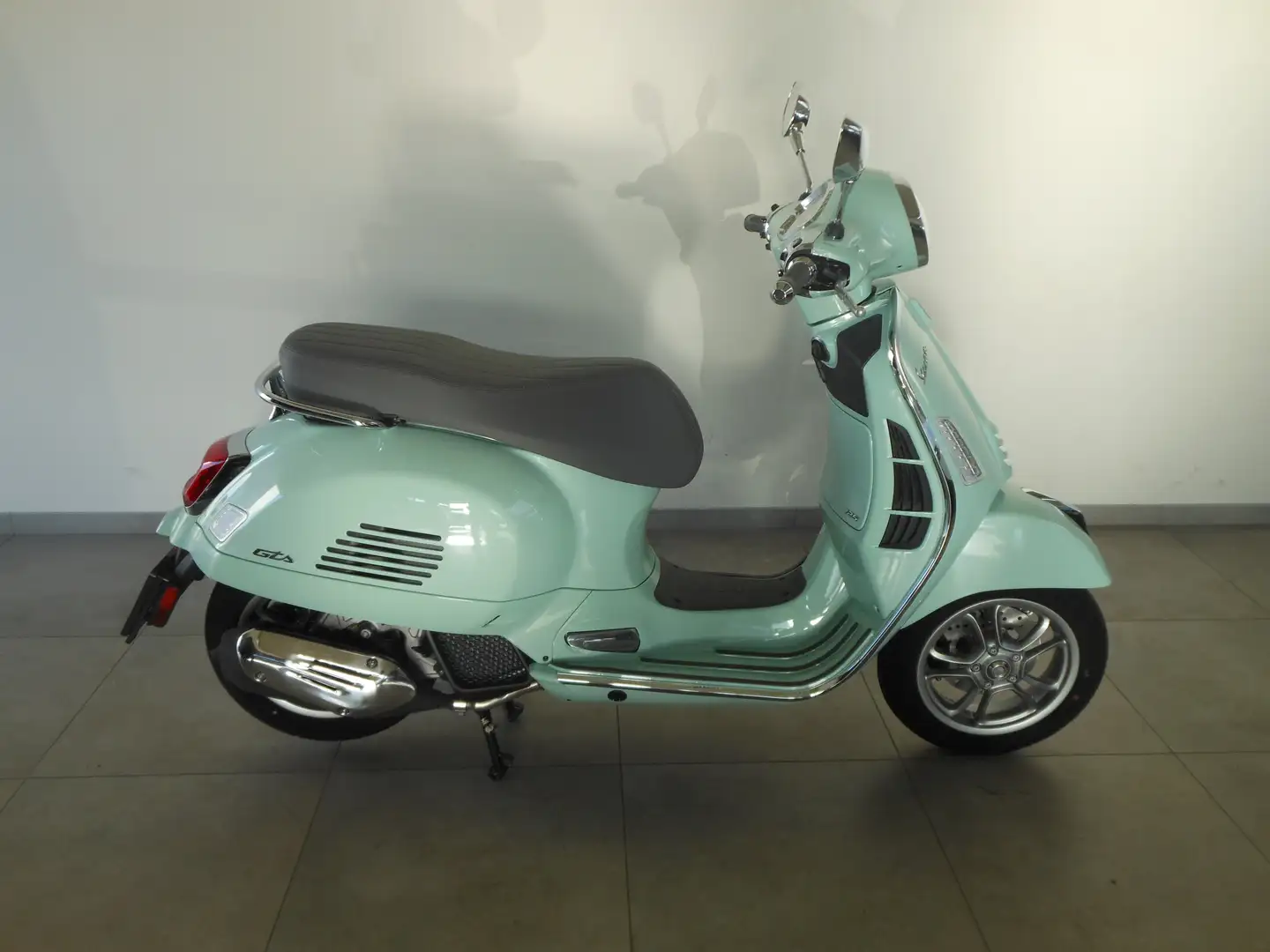 Vespa GTS 125 EURO 5+ Vert - 1