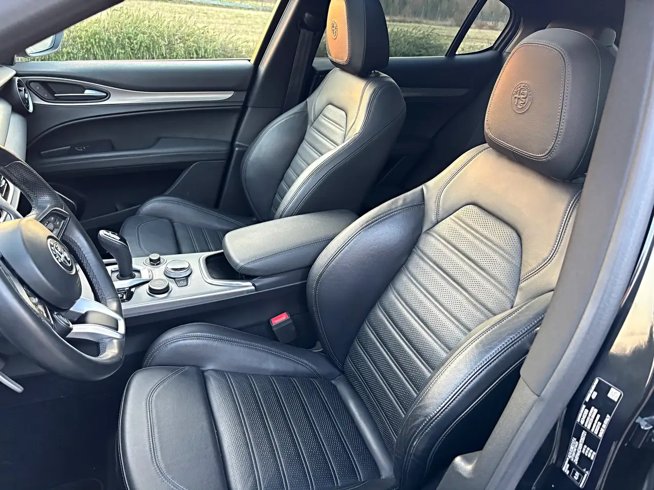 Alfa Romeo Stelvio 2023 — фото 10