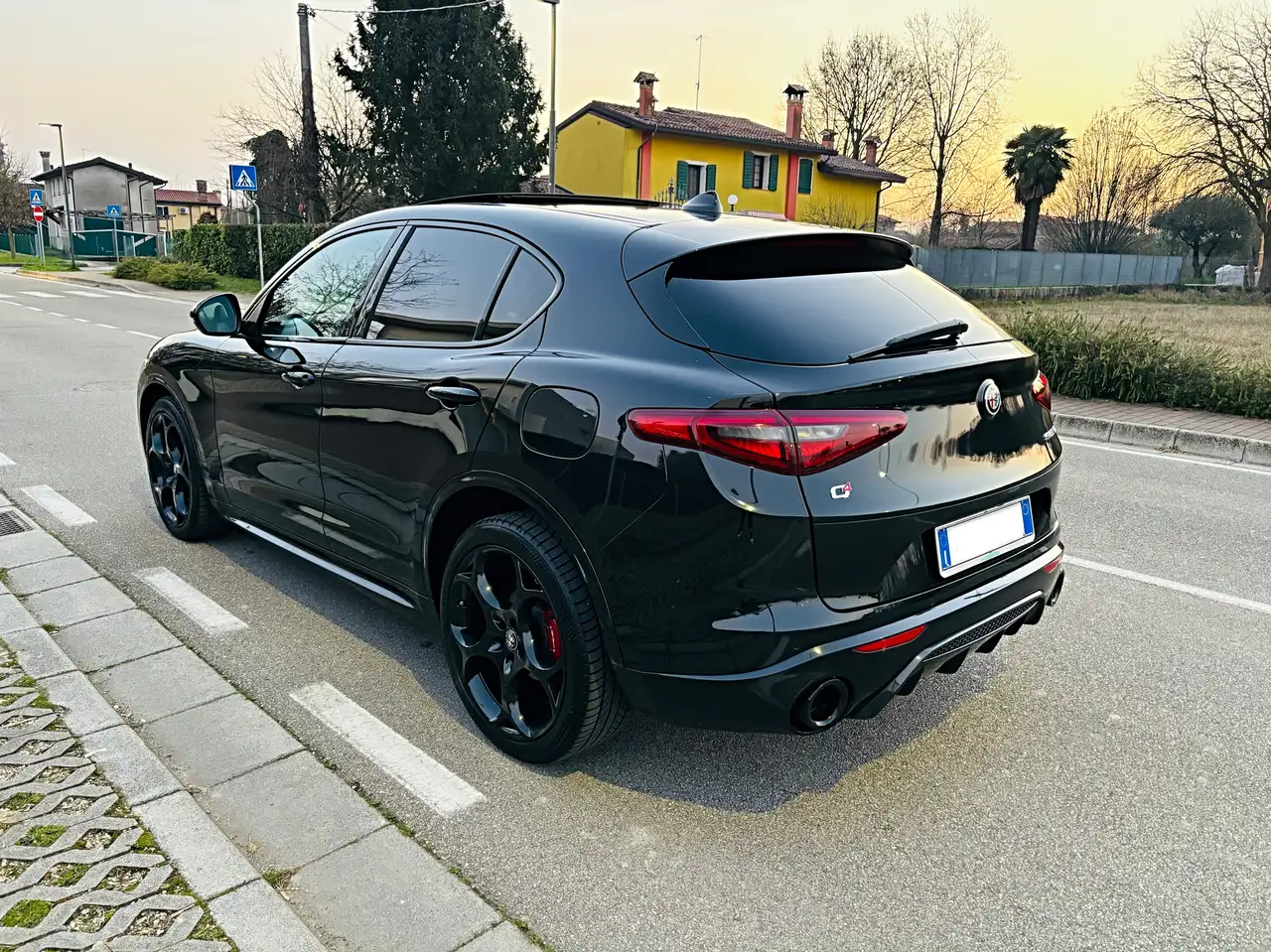 Alfa Romeo Stelvio 2023