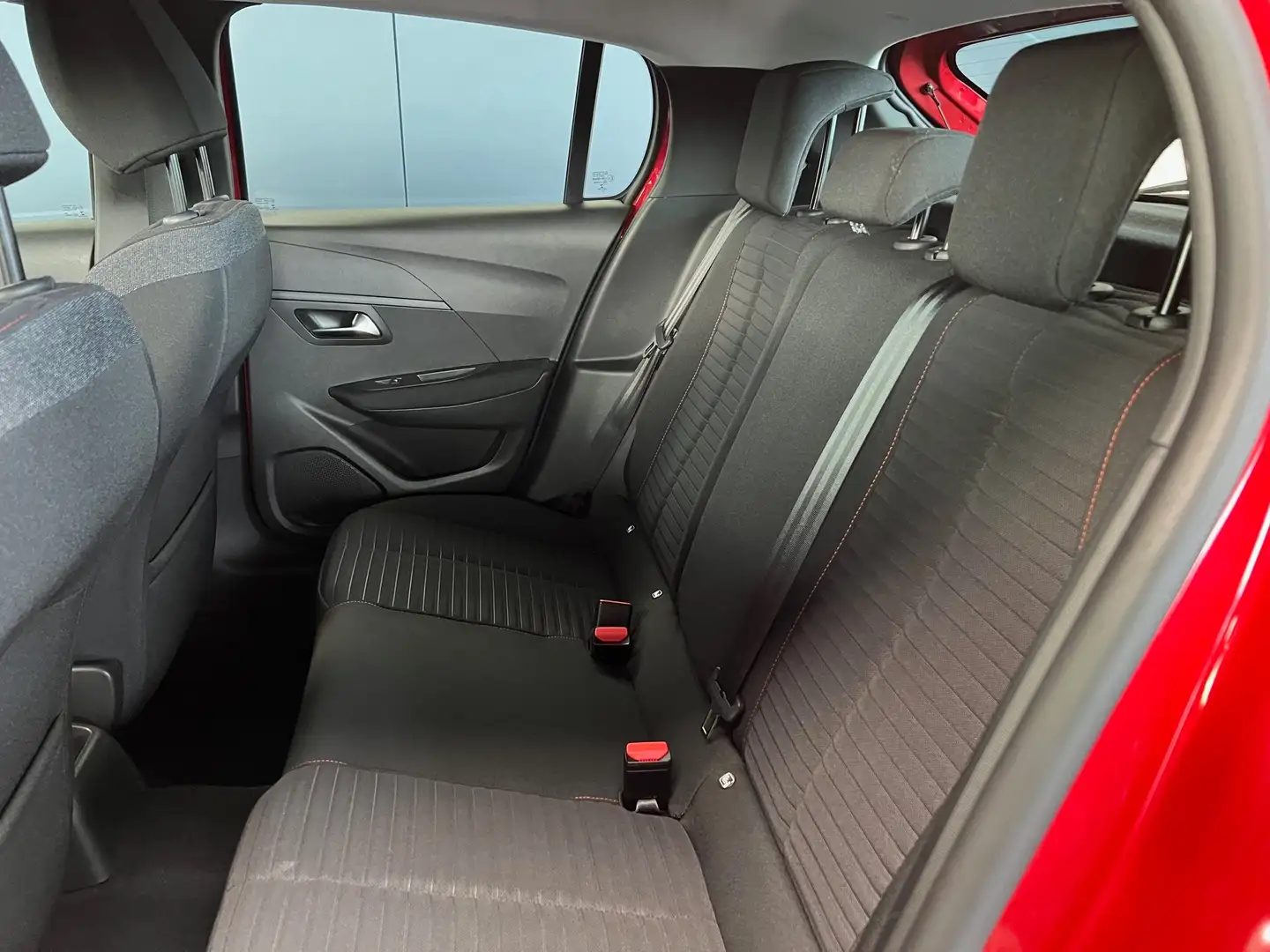 Peugeot 208 ALLURE 1.2 BENZINE 100PK EAT8 Rouge - 2