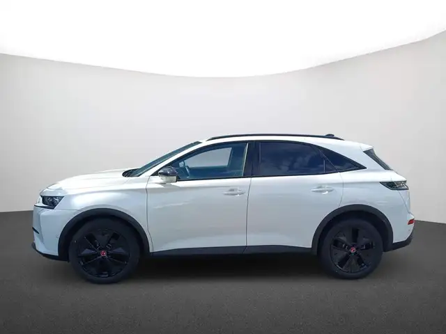 DS Automobiles DS 7 view 5