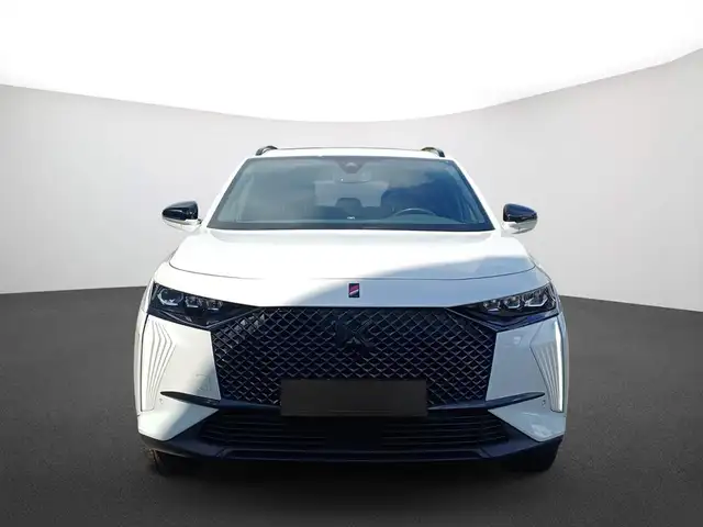 DS Automobiles DS 7 view 3