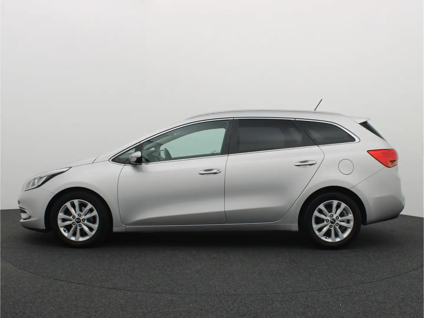 Kia Ceed SW / cee'd SW Sportswagon 1.6 GDI Business Pack TREKHAAK / CAMER Grijs - 2